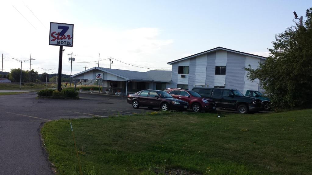 Marshfield 7 Star Motel מראה חיצוני תמונה